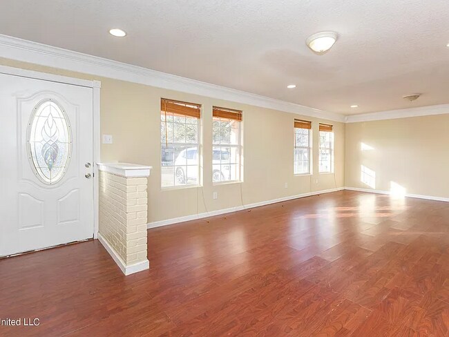 Foto del edificio - 5117 Potomac Dr