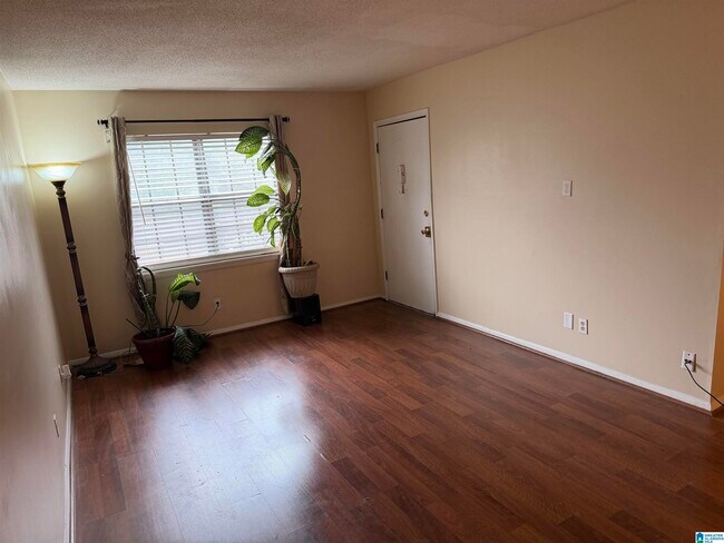 Foto del edificio - 838 Beacon Pkwy W