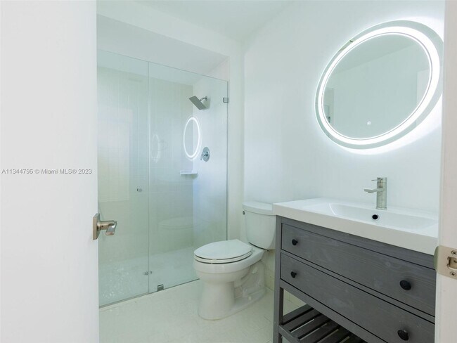Foto del edificio - 2801 DC Country Club Boulevard