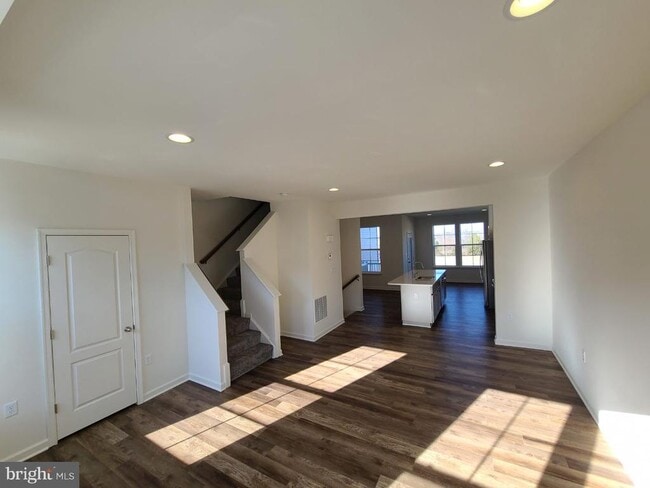 Building Photo - 108 ALDERMAN