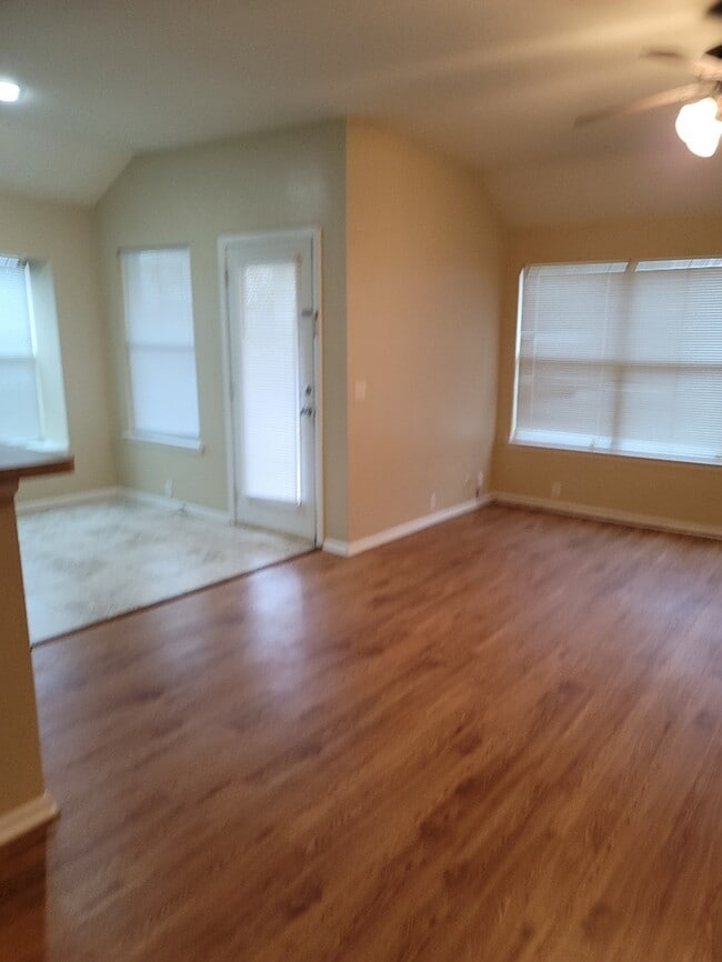 Building Photo - MANSFIELD ISD- ARLINGTON 3/2/2 IN LA FRONTERA