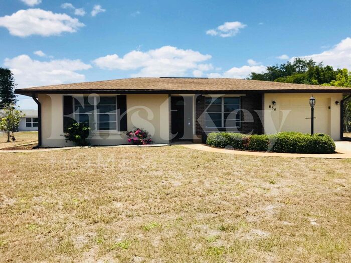 Foto principal - 654 Hartford Dr NW