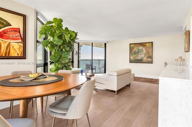 Foto del edificio - 1865 Brickell Ave