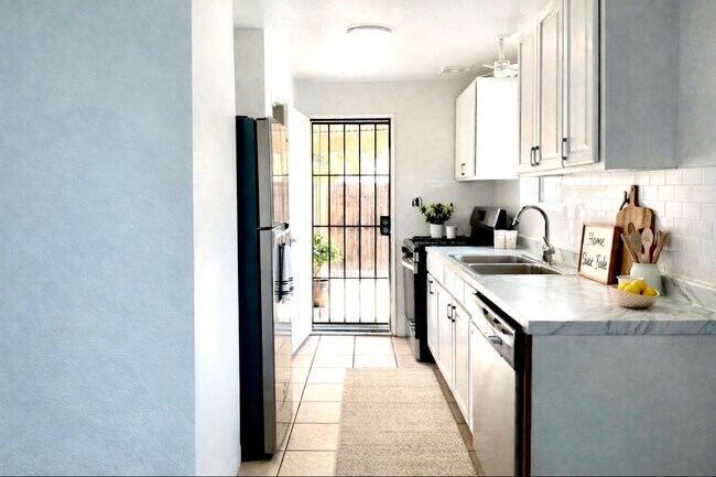 Foto del edificio - 2528 E Lee St