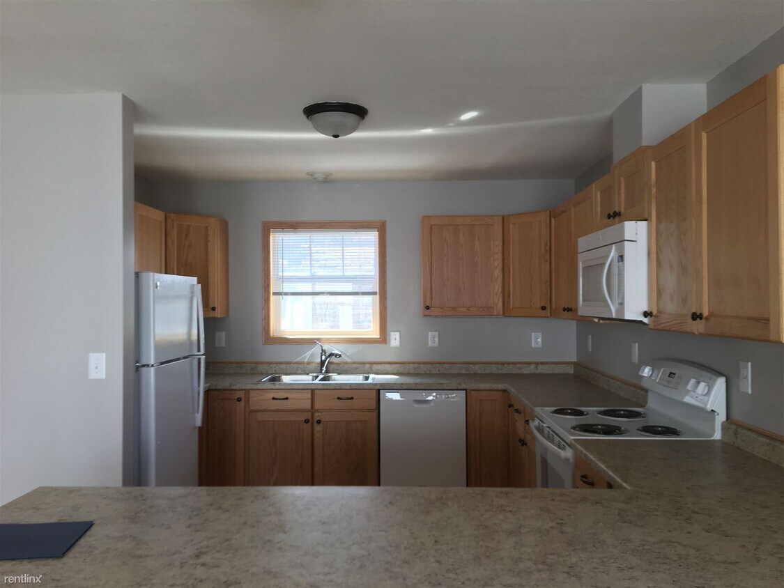 Building Photo - 2 br, 1 bath Duplex - 547 4th Ave SW