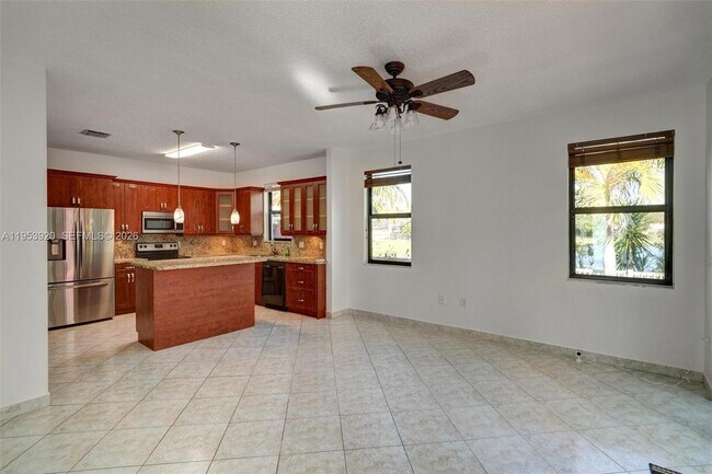 Foto del edificio - 9053 SW 214th St