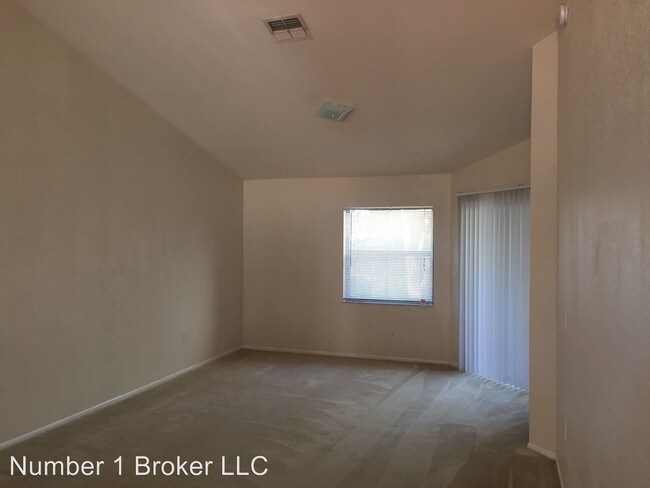 Foto del edificio - 7709 Sugar Bend Dr