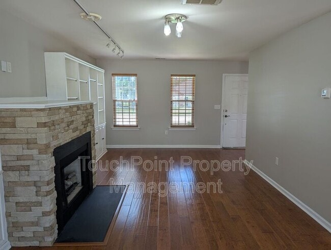 Foto del edificio - 9935 Redbud Tree Ct