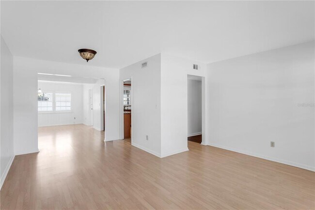 Foto del edificio - 3414 W Carrington St