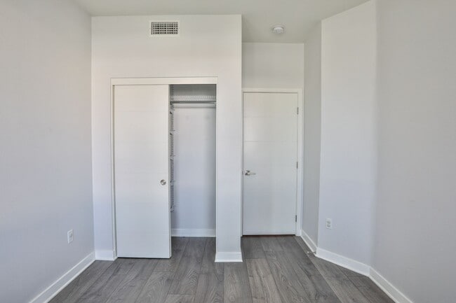 Building Photo - 3 bedroom 2.5 bath in Gated Community