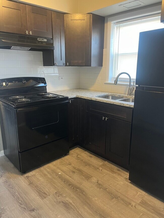 Foto del edificio - 1340 N Main St