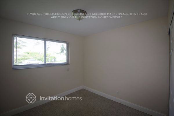 Foto del edificio - 1848 SW 37th Ave