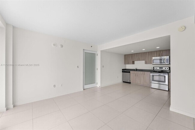 Foto del edificio - 910 West Ave