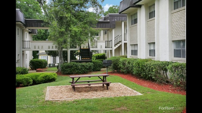 ÁREA DE PÍCNIC - Rolling Hills Apartments