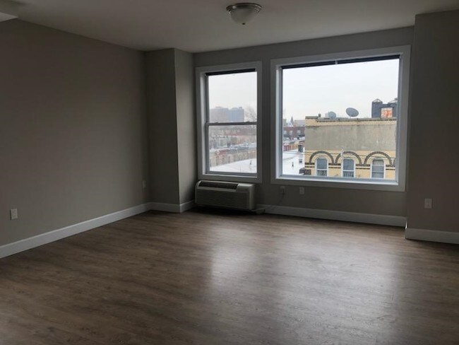 Building Photo - 422-424 61st St
