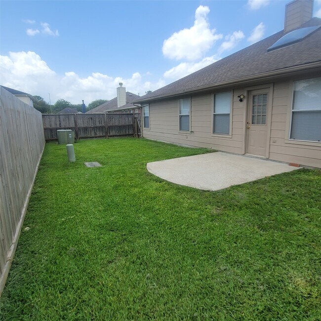 Foto del edificio - 1411 Hunter Ridge Ct