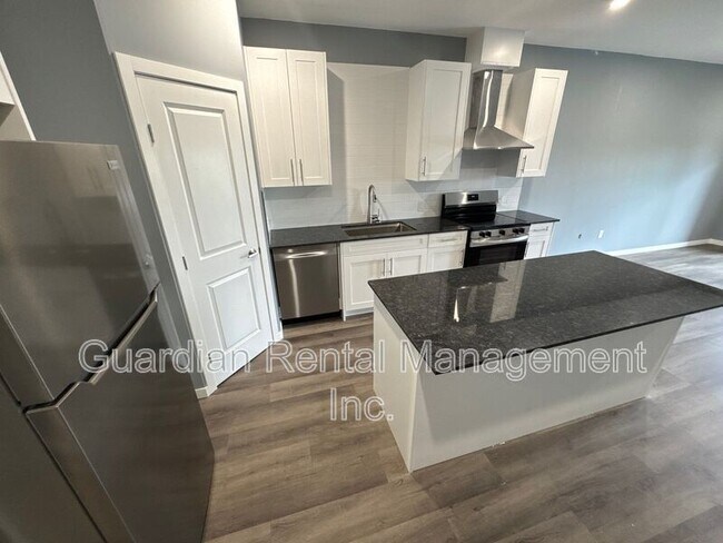 Photo du bâtiment - 324 Strand Ave