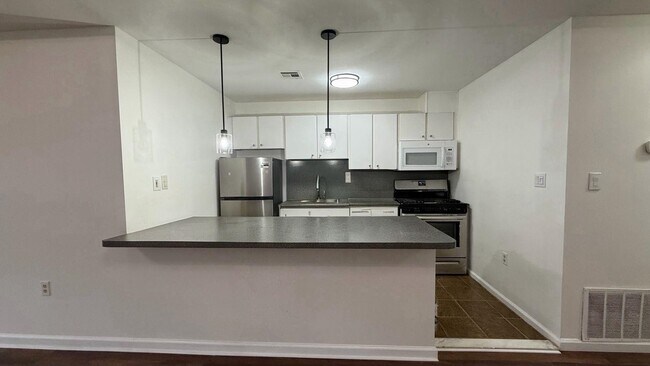 Foto del edificio - 225 Halladay St