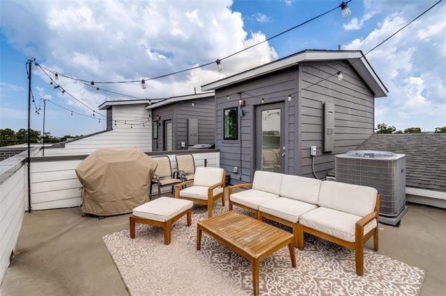 Building Photo - 4640 Munger Ave