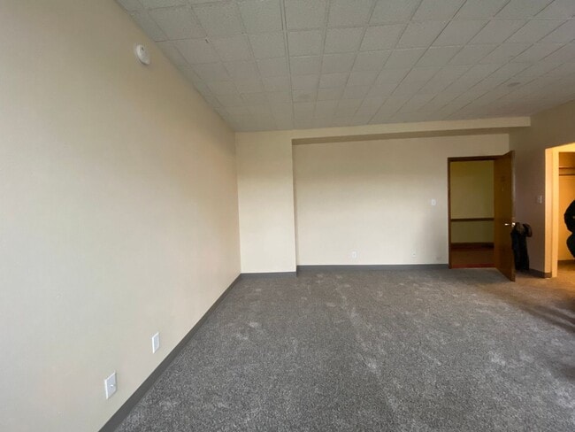 Interior Photo - 1233 Marshall / 1222-36 Cass