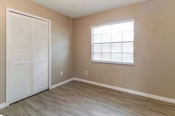Building Photo - 2409 Oak Hollow Dr