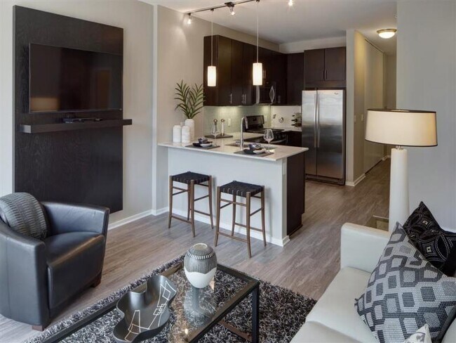 Building Photo - 123 N Desplaines St