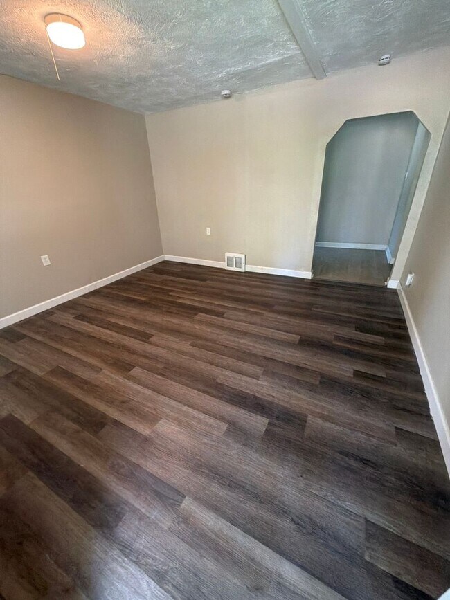 Foto del edificio - 7301 Harney Ave