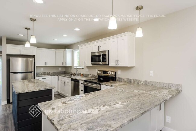 Building Photo - 4844 W Townley Ave