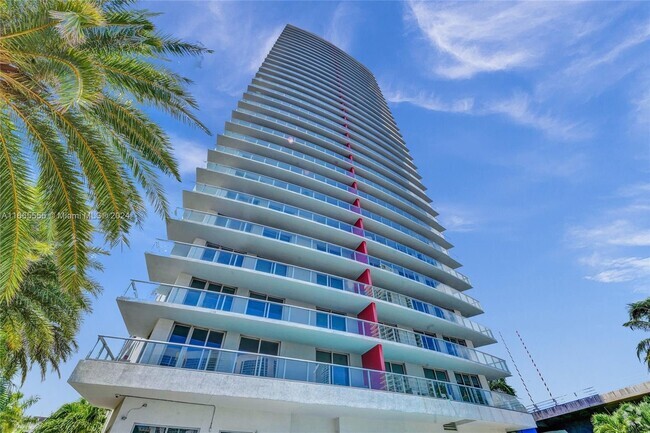 Building Photo - 2600 E Hallandale Beach Blvd