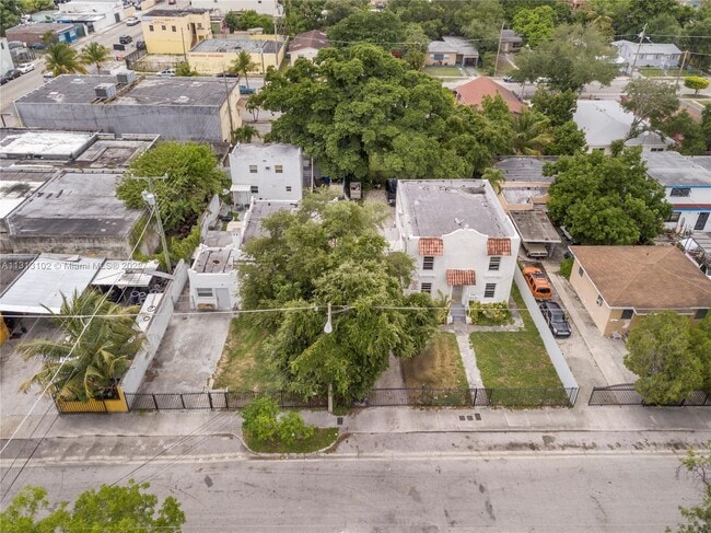 Building Photo - 5422 NW 5 Ave