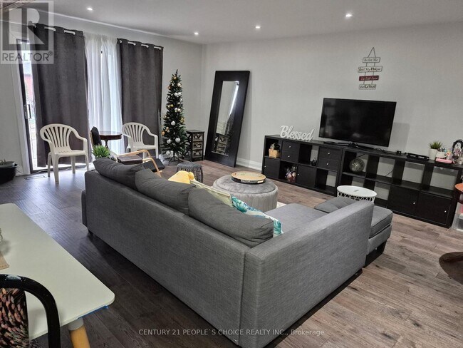 Photo du bâtiment - 82 John Lindsay Ct