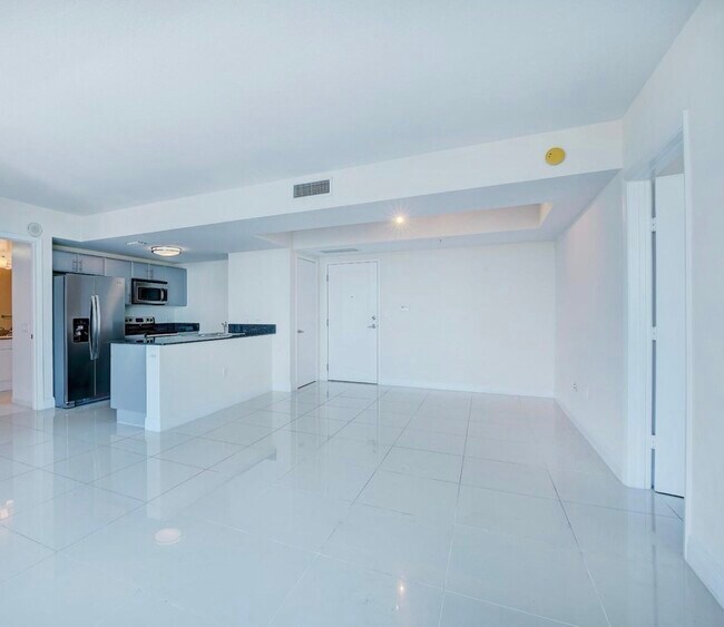 Foto del edificio - 1861 NW South River Dr
