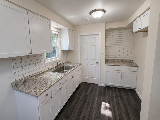 Building Photo - 11031 Courville St