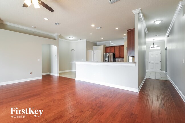 Foto del edificio - 4873 Monroe Forest Dr