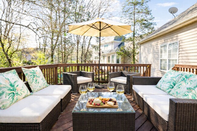 Foto del edificio - 10301 Rougemont Ln