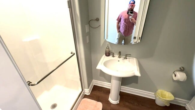 Building Photo - New Custom 2 Bed 2 Bath Furnished