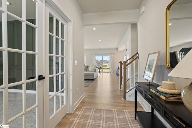 Foto del edificio - 680 Lady Fern Dr