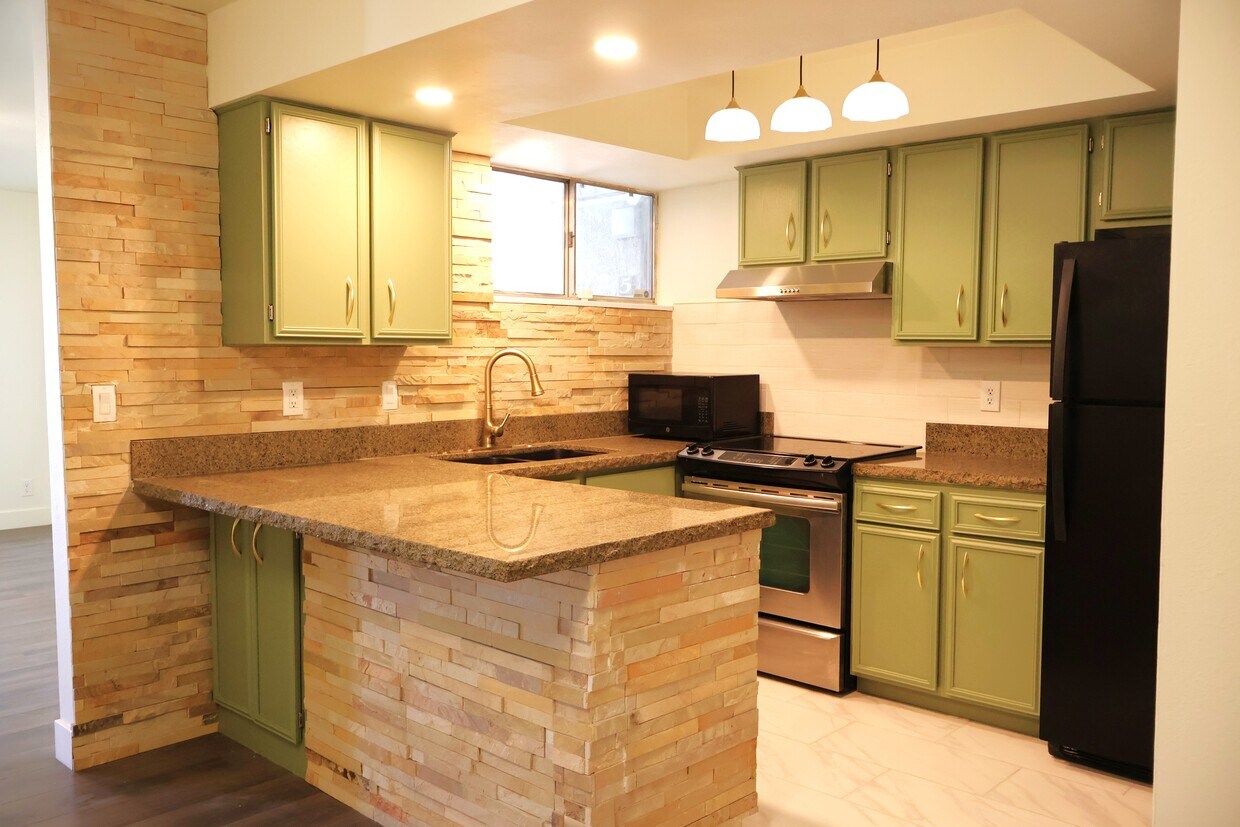 Foto principal - 265 E Hill Ave