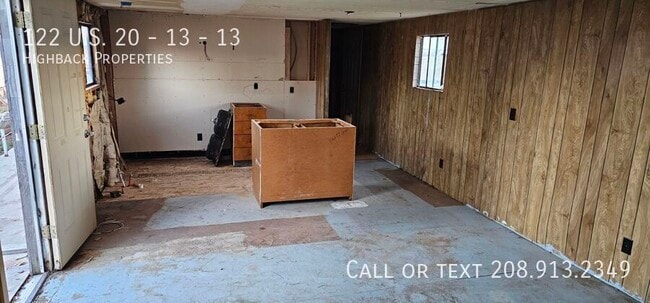 Building Photo - 122 US-20