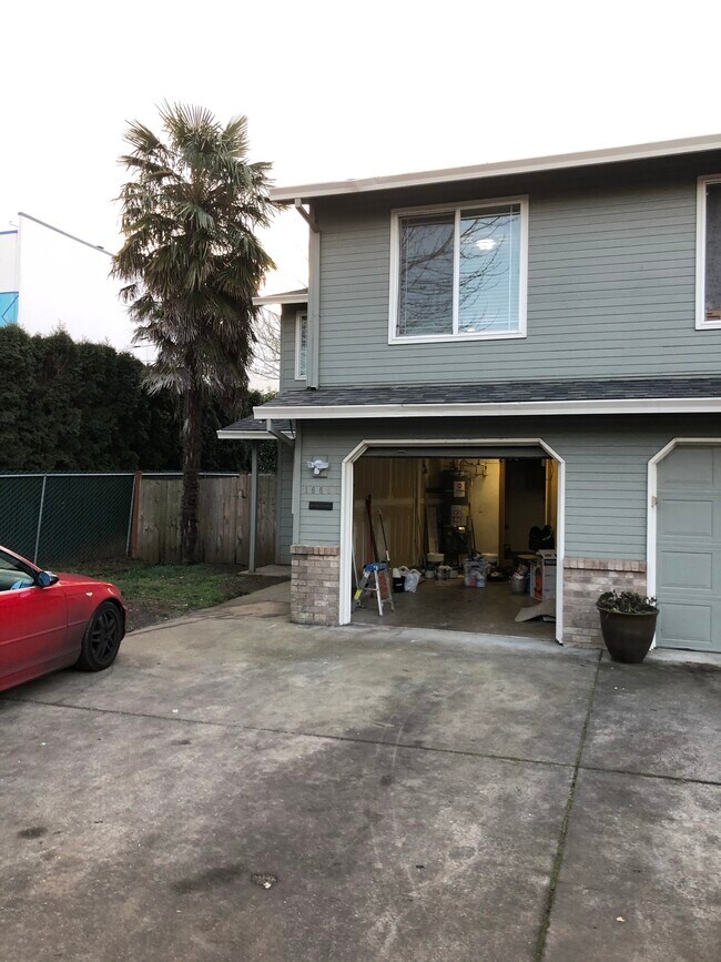 Building Photo - 16688 SW Daffodil St