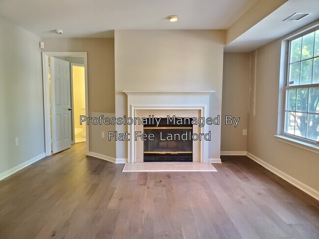Building Photo - 9601 Lake Point Ct
