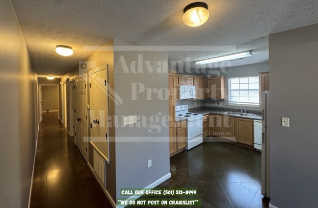 Foto del edificio - 2145 Rosemary Dr