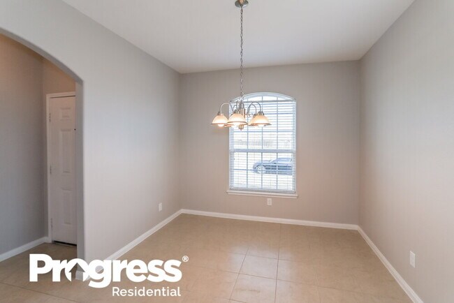 Building Photo - 2120 Foxglove Ct