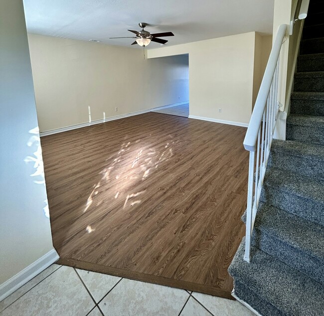 Building Photo - 718 Spence Cir