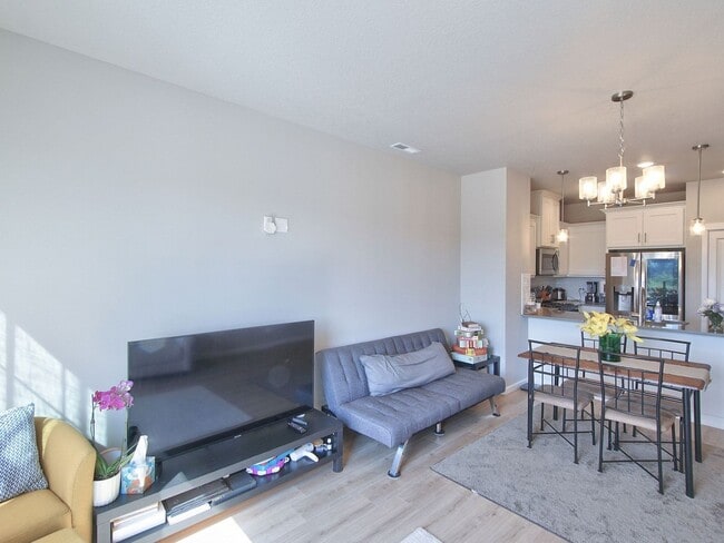 Photo - Like New Reed's Crossing Townhouse! Available Now!!