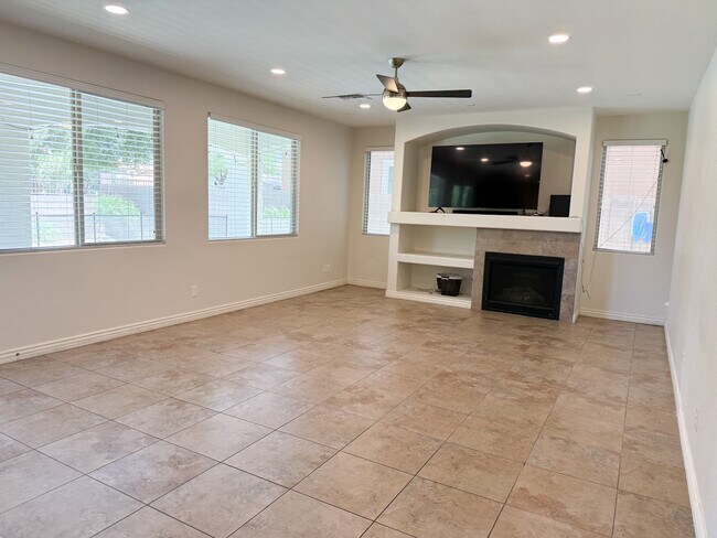 Foto del edificio - 7671 S Boxelder St