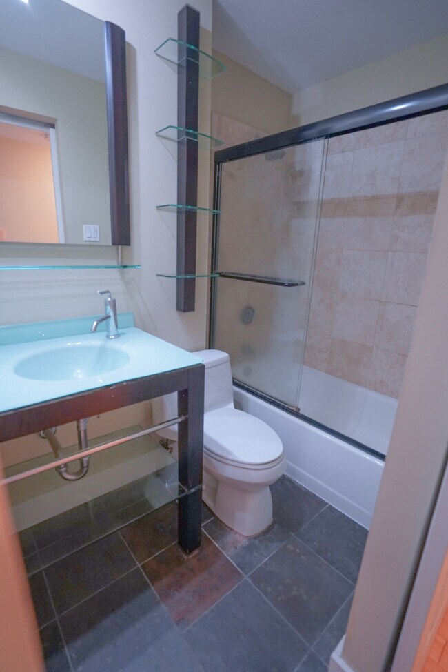 Building Photo - 613 Westgate Ave