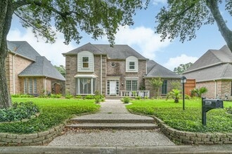 Building Photo - 15738 Fleetwood Oaks Dr