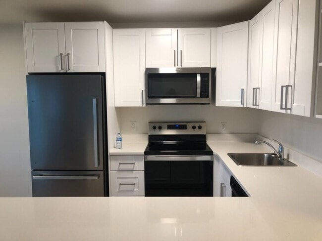 Building Photo - 491 9th Av