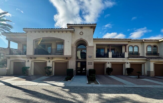 Foto del edificio - AVAILABLE NOW! GORGEOUS 2 Bedroom/2 Bathro...